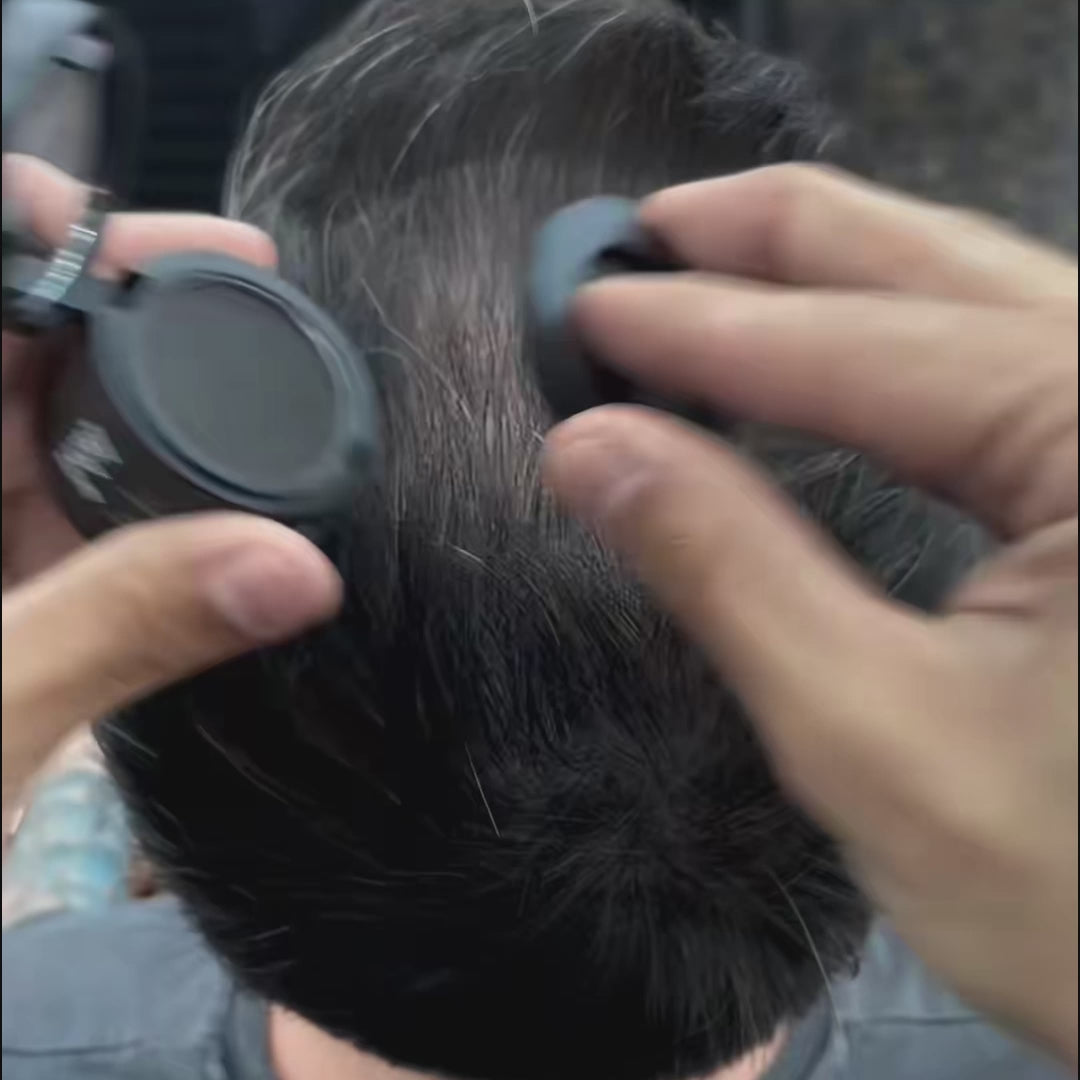 Charger la vidéo : <p>Kapilya s’applique en un geste, laisse les cheveux plus nets, plus disciplinés, plus vivants!<br/><br/>Simple, efficace, immédiat </p>